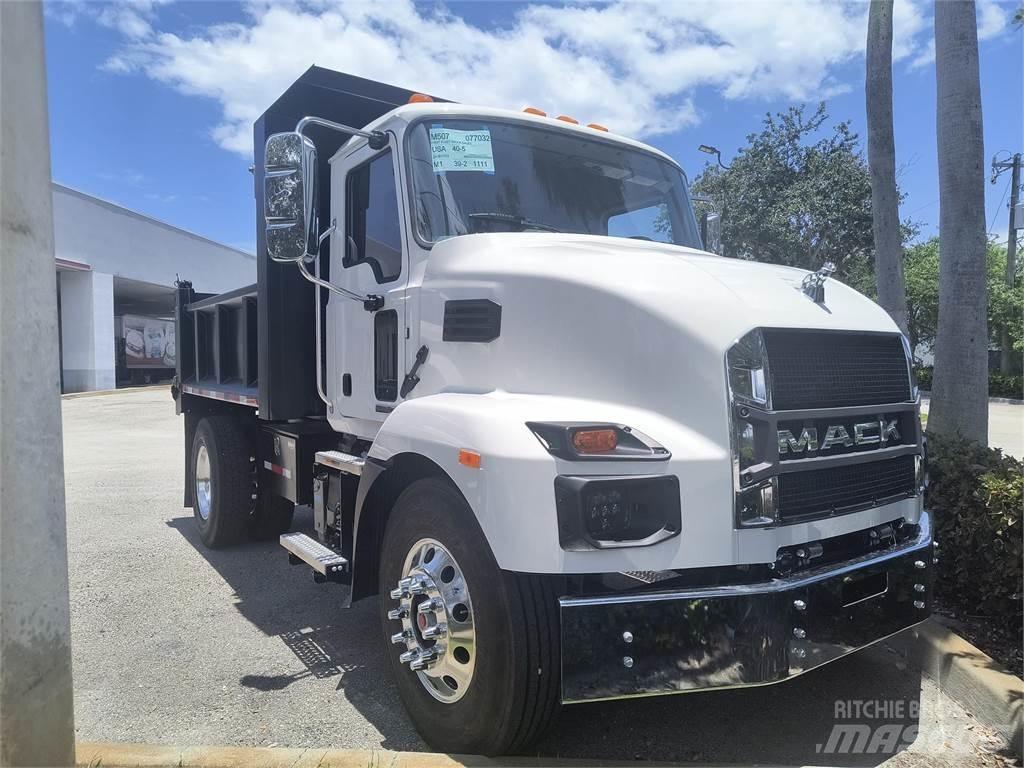 Mack MD7 42R Dump Trucks