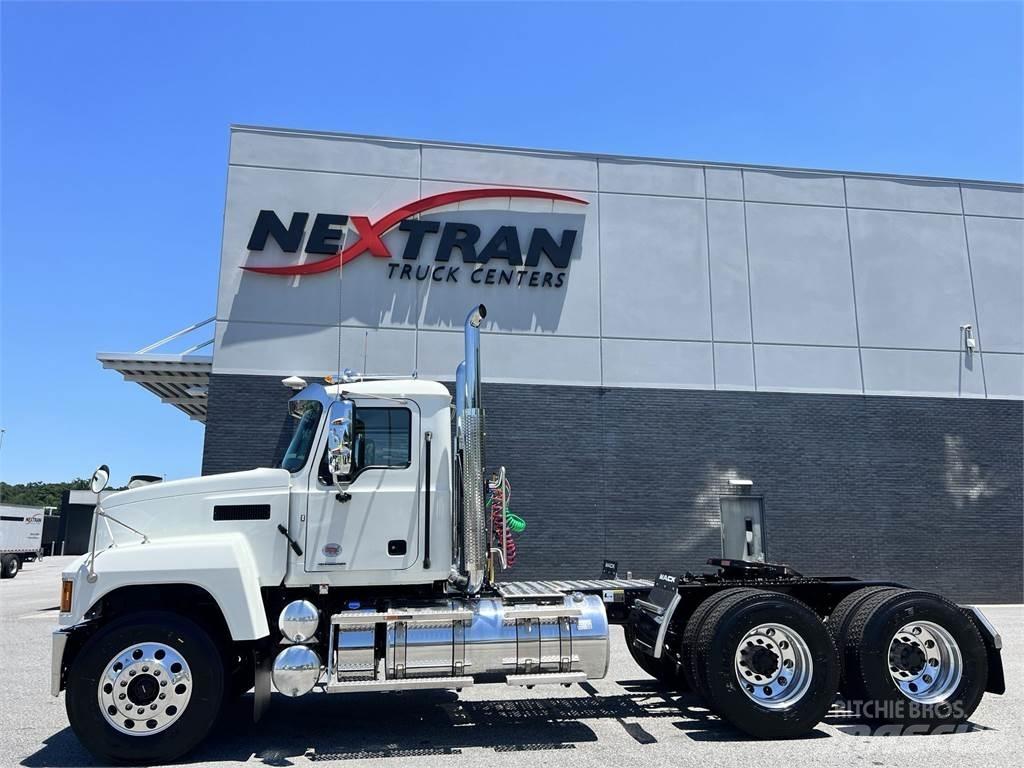 Mack PI64T Conventional Trucks / Tractor Trucks
