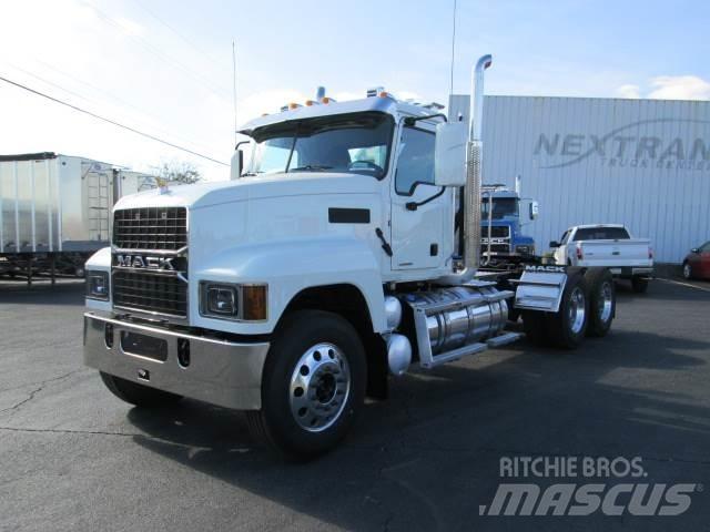 Mack PI64T Conventional Trucks / Tractor Trucks