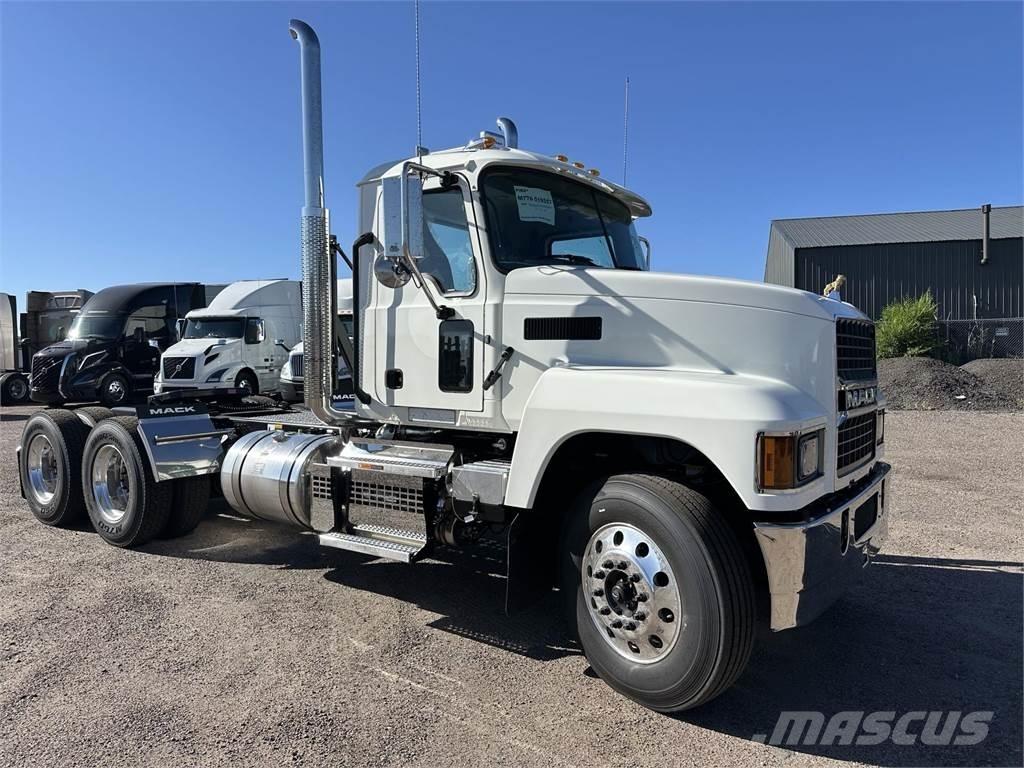 Mack PI64T Conventional Trucks / Tractor Trucks