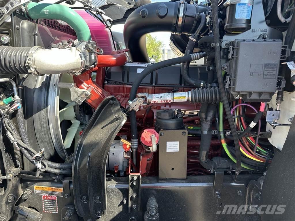 Mack PI64T Conventional Trucks / Tractor Trucks
