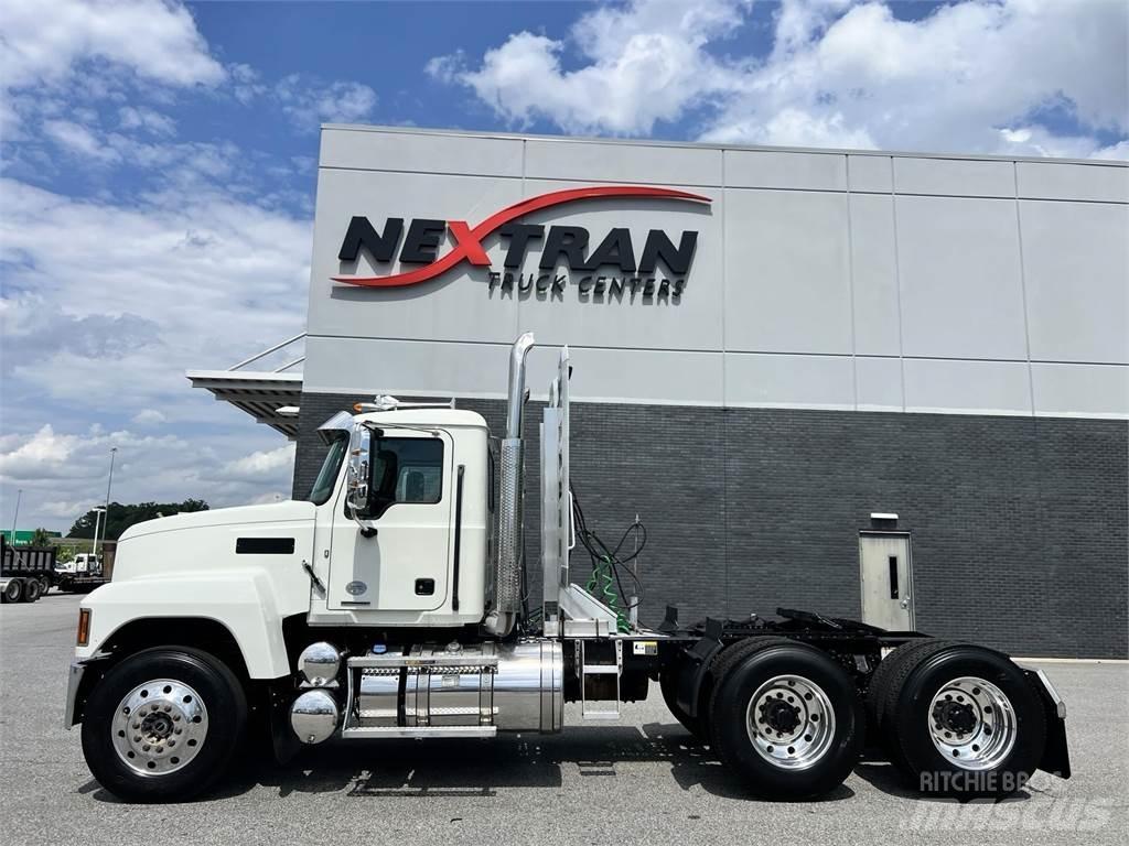 Mack PI64T Conventional Trucks / Tractor Trucks