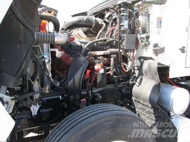 Mack PI64T Conventional Trucks / Tractor Trucks
