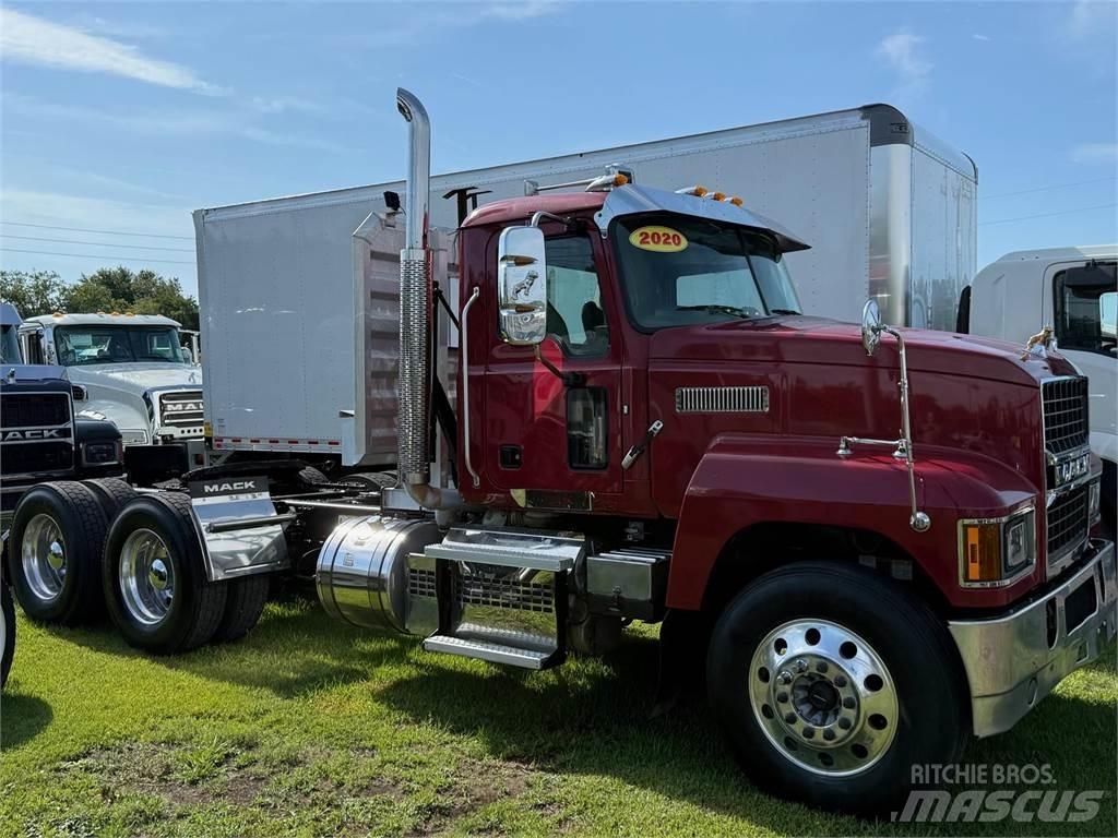 Mack PI64T Conventional Trucks / Tractor Trucks