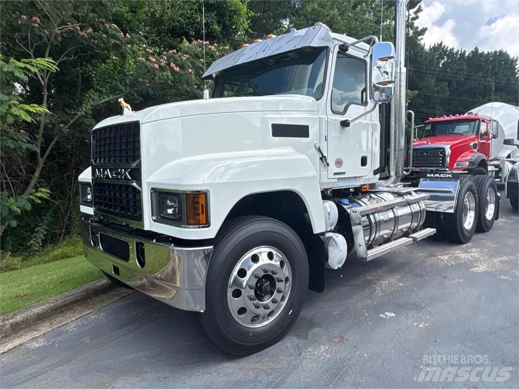 Mack PI64T Conventional Trucks / Tractor Trucks