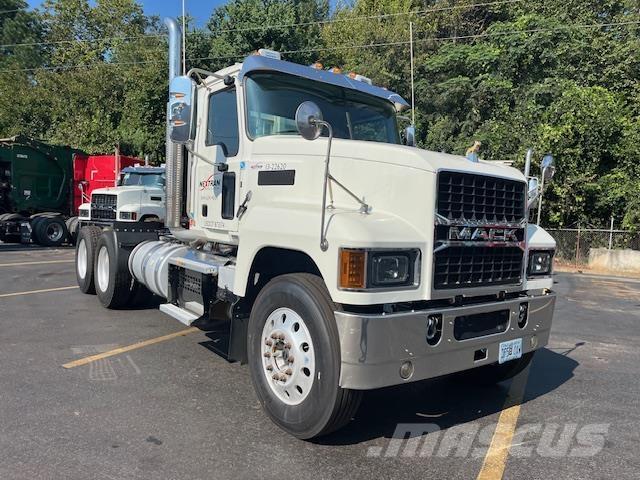 Mack PI64T Conventional Trucks / Tractor Trucks