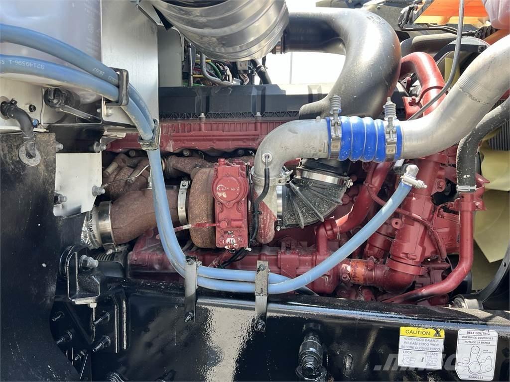 Mack PI64T Conventional Trucks / Tractor Trucks