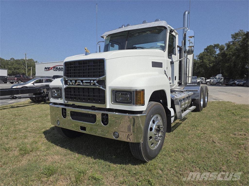 Mack PI64T Conventional Trucks / Tractor Trucks
