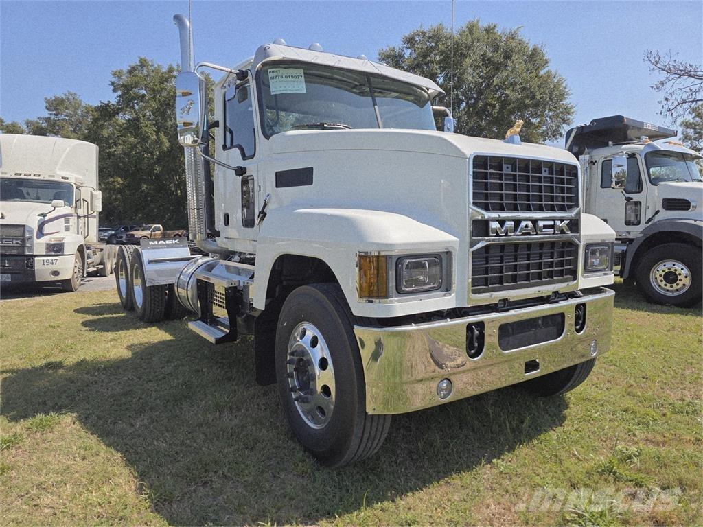 Mack PI64T Conventional Trucks / Tractor Trucks
