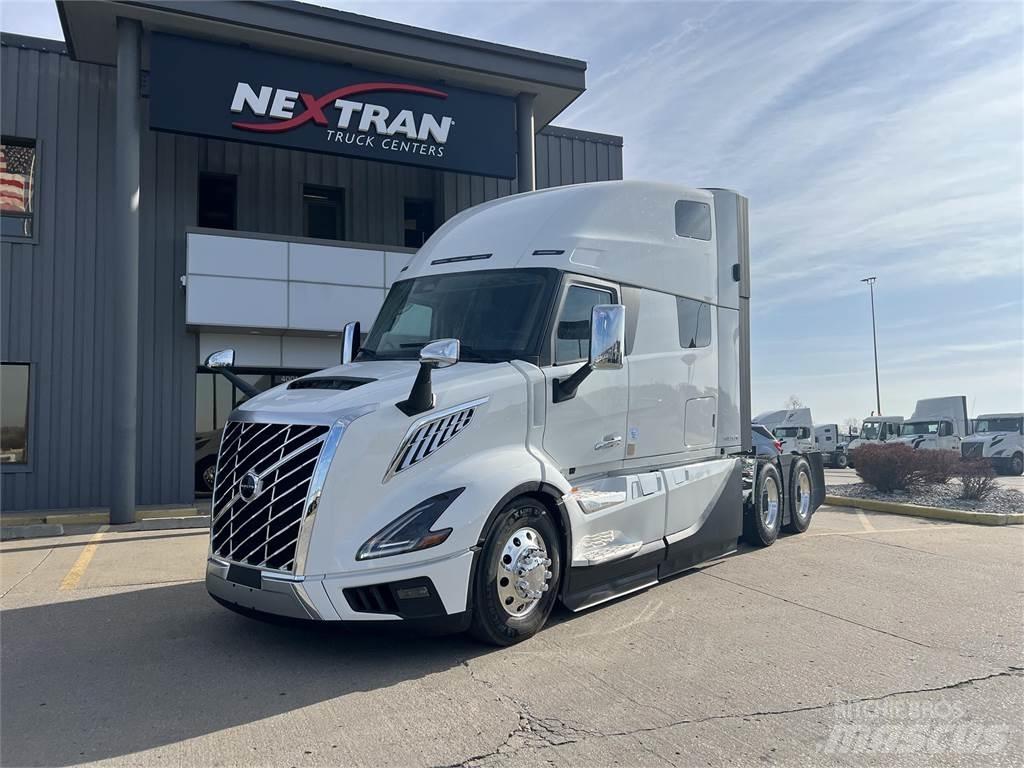 Volvo NEW VNL860 Conventional Trucks / Tractor Trucks