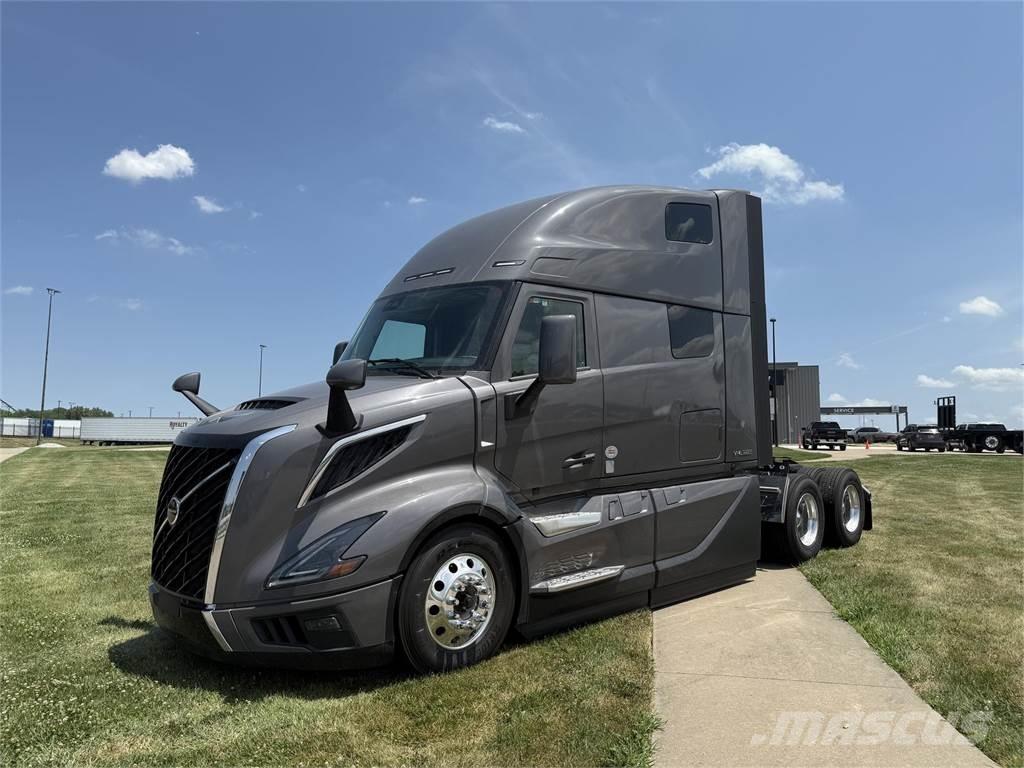 Volvo NEW VNL860 Conventional Trucks / Tractor Trucks