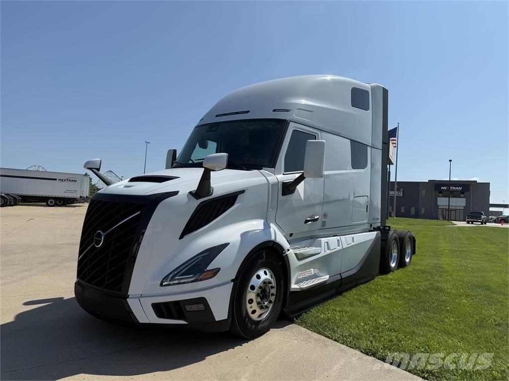 Volvo NEW VNL860 Conventional Trucks / Tractor Trucks