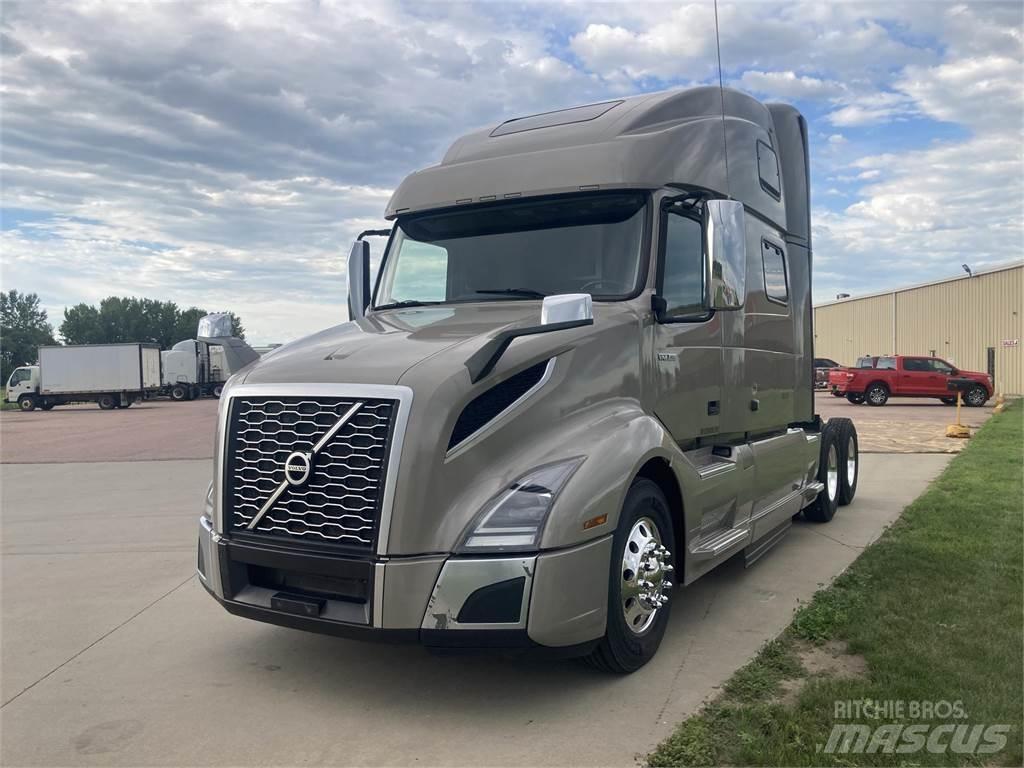Volvo VN Conventional Trucks / Tractor Trucks