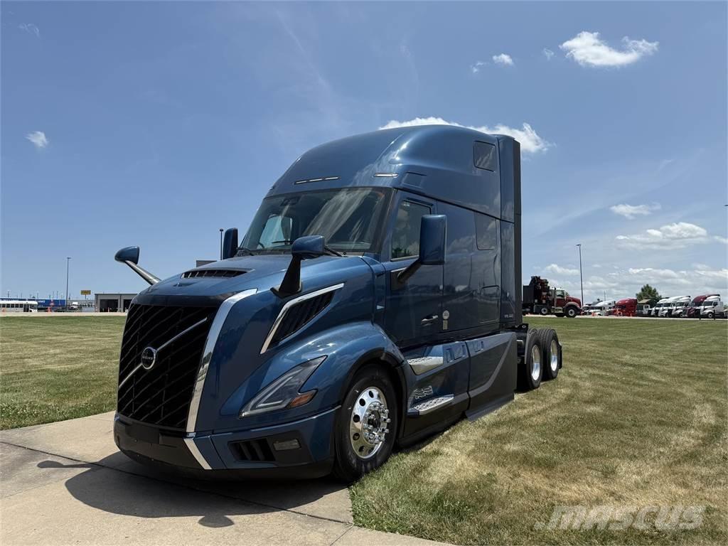 Volvo VNL 860 Conventional Trucks / Tractor Trucks