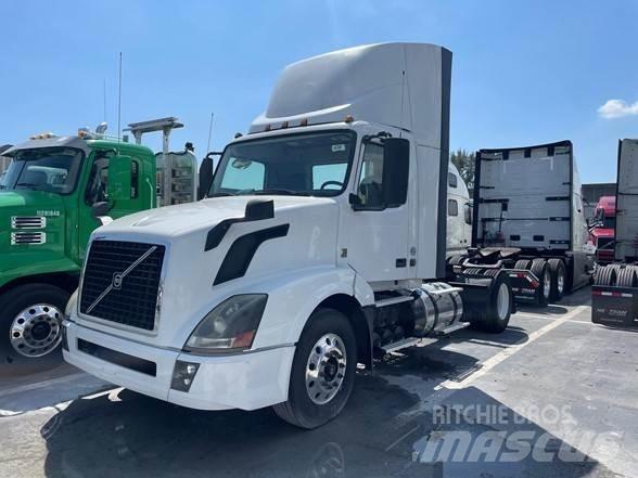 Volvo VNL42T Conventional Trucks / Tractor Trucks