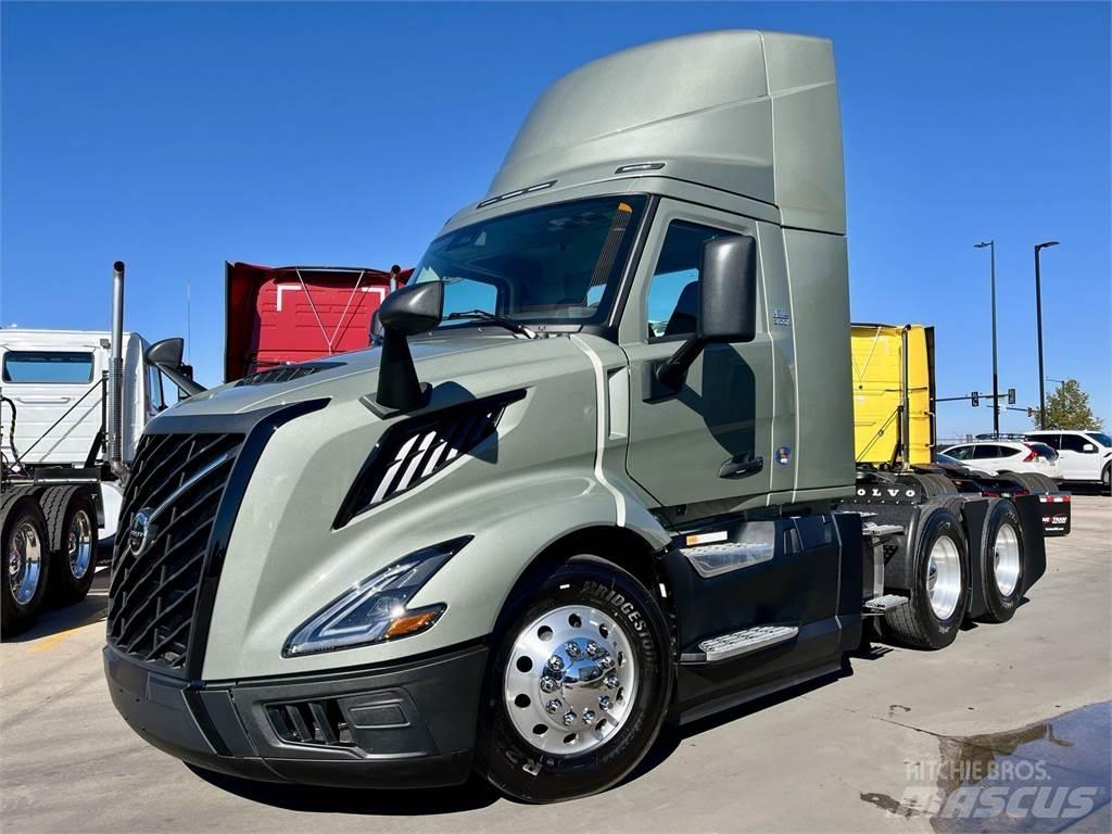 Volvo VNL64T300 Conventional Trucks / Tractor Trucks