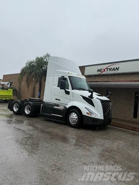 Volvo VNL64T300 Conventional Trucks / Tractor Trucks