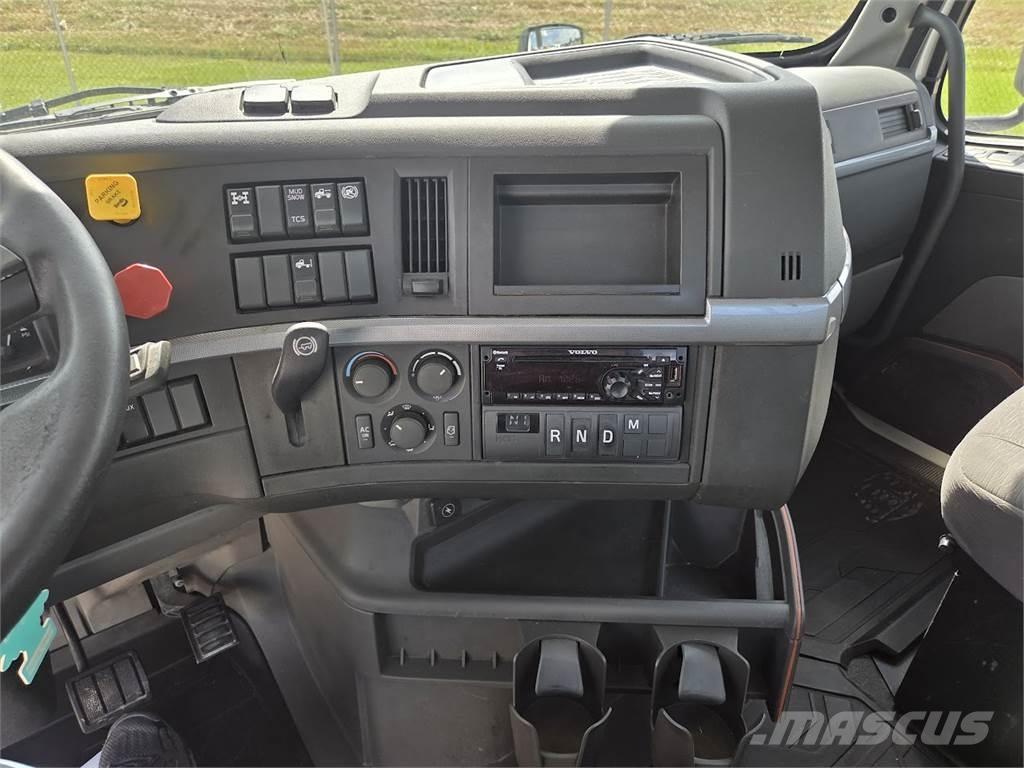 Volvo VNL64T300 Conventional Trucks / Tractor Trucks