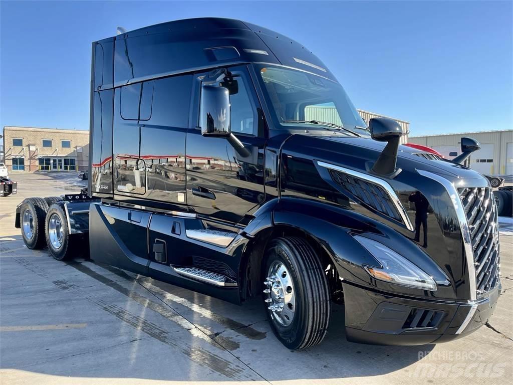 Volvo VNL64T640 Conventional Trucks / Tractor Trucks