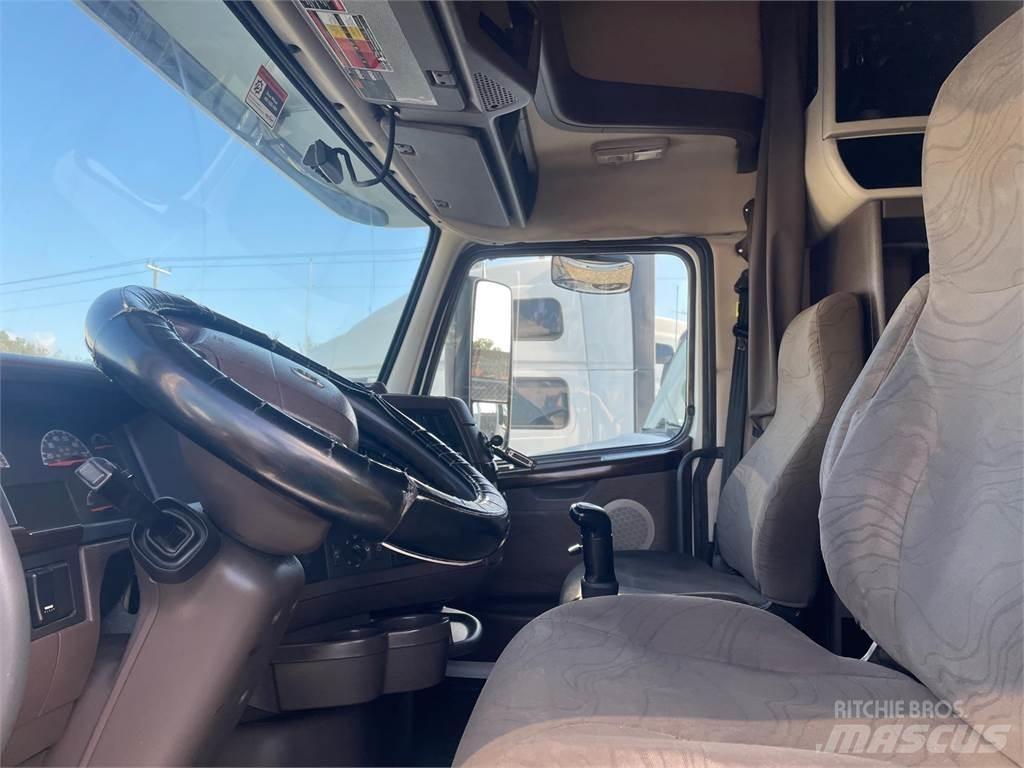 Volvo VNL64T670 Conventional Trucks / Tractor Trucks