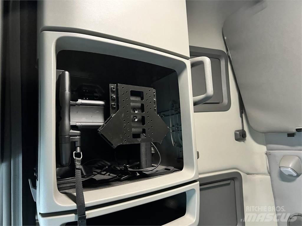 Volvo VNL64T760 Conventional Trucks / Tractor Trucks