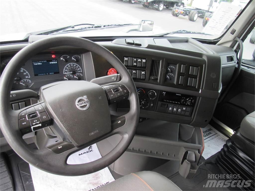 Volvo VNL64T760 Conventional Trucks / Tractor Trucks