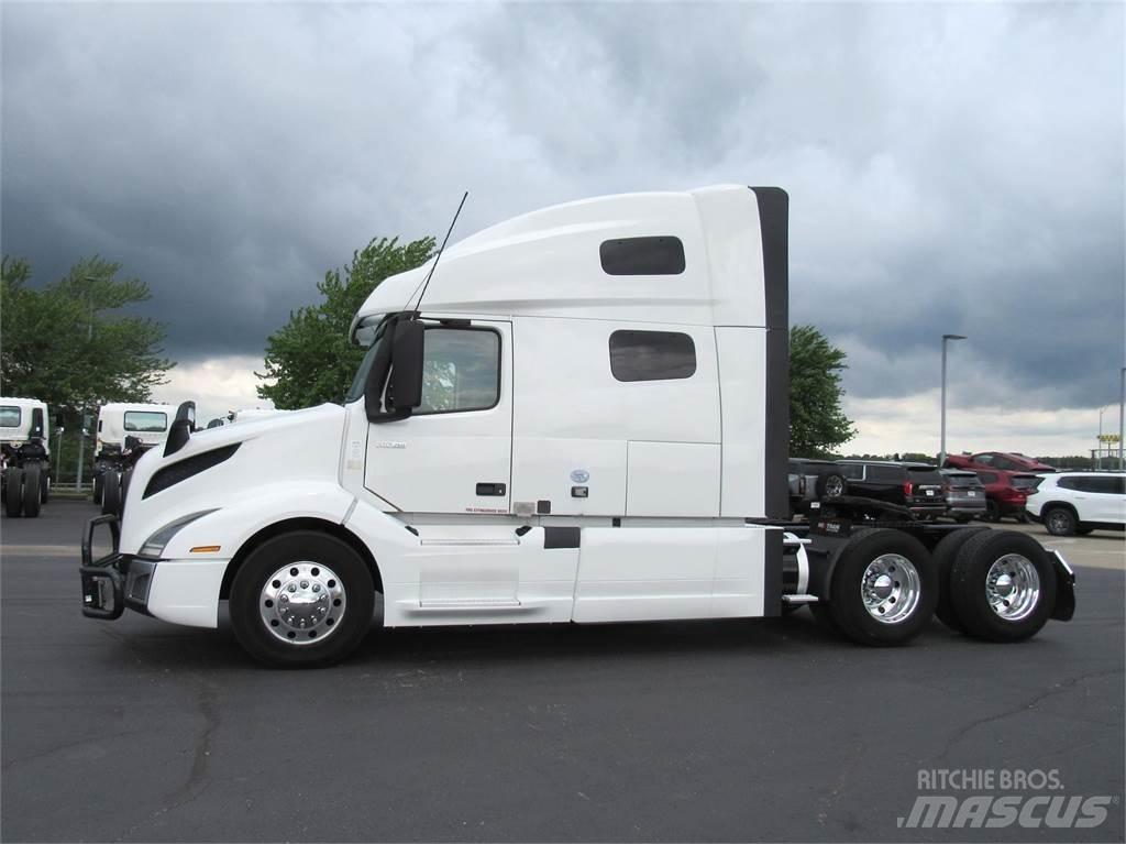 Volvo VNL64T760 Conventional Trucks / Tractor Trucks
