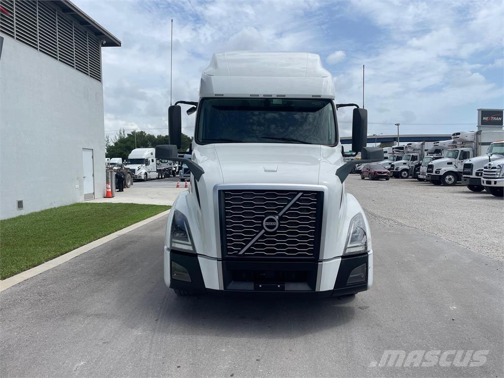 Volvo VNL64T760 Conventional Trucks / Tractor Trucks