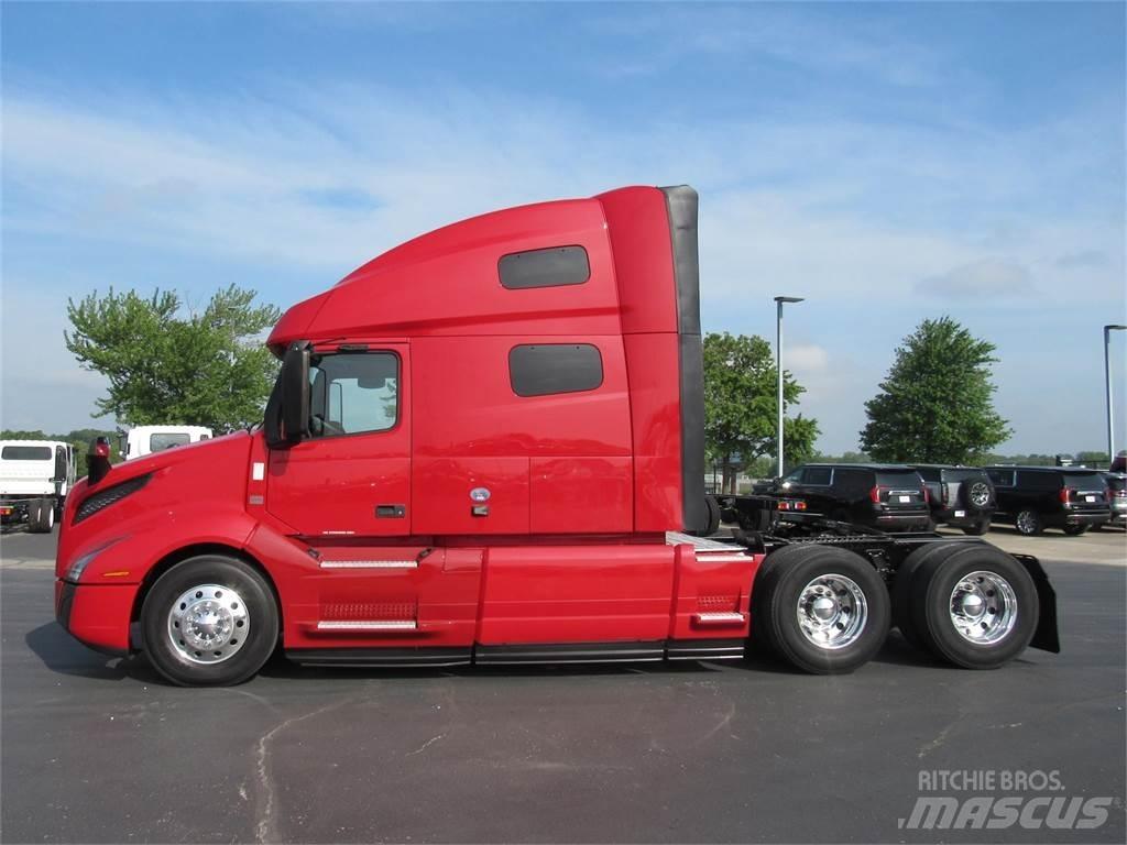 Volvo VNL64T760 Conventional Trucks / Tractor Trucks