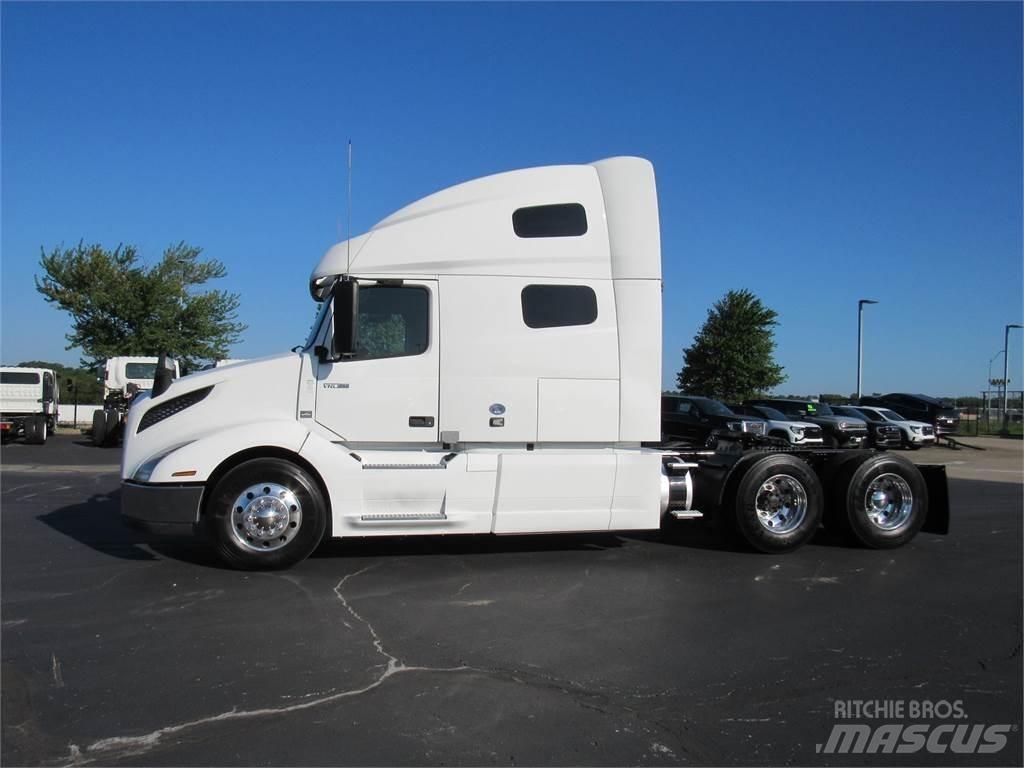Volvo VNL64T760 Conventional Trucks / Tractor Trucks