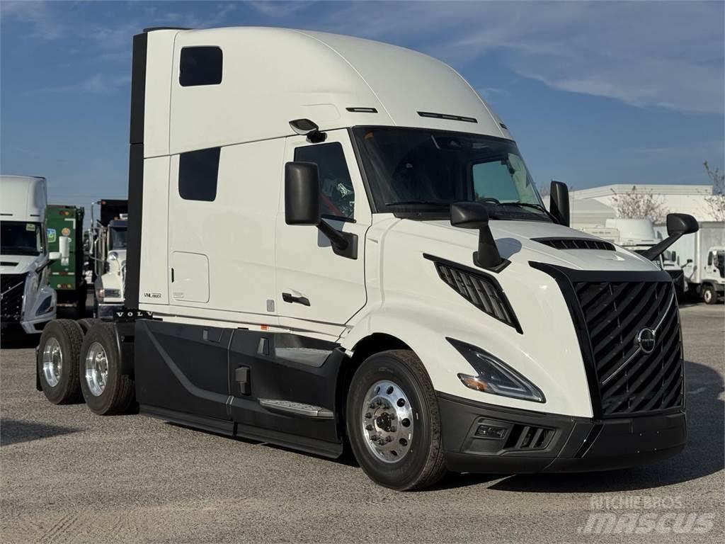 Volvo VNL64T860 Conventional Trucks / Tractor Trucks