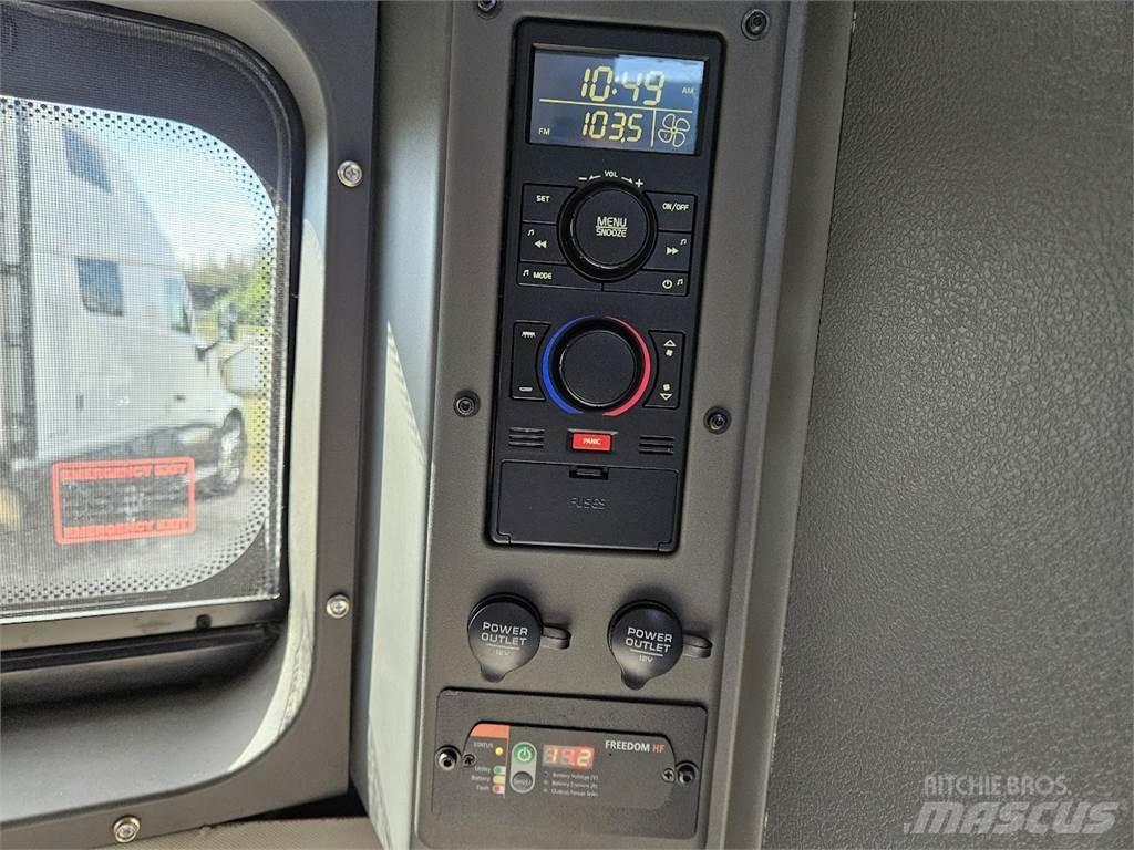 Volvo VNL64T860 Conventional Trucks / Tractor Trucks