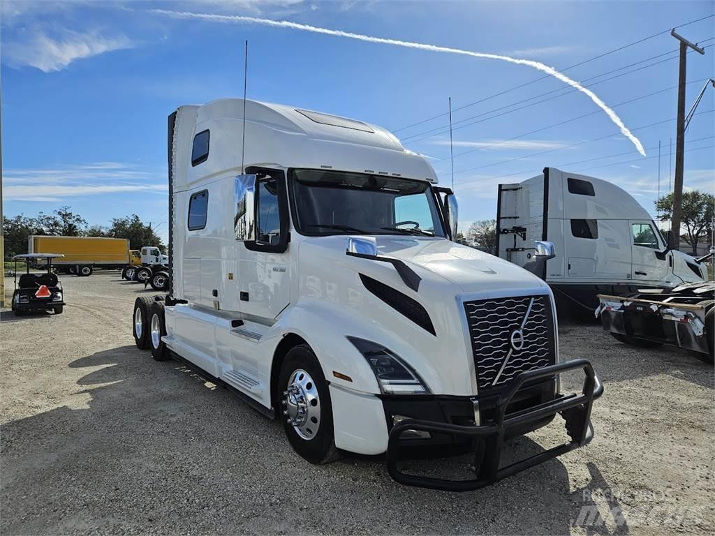 Volvo VNL64T860 Conventional Trucks / Tractor Trucks
