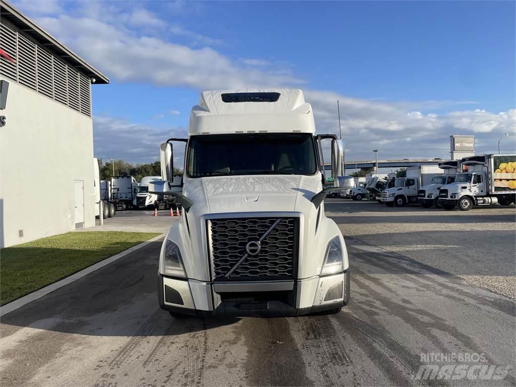 Volvo VNL64T860 Conventional Trucks / Tractor Trucks