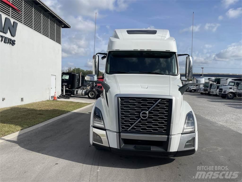 Volvo VNL64T860 Conventional Trucks / Tractor Trucks