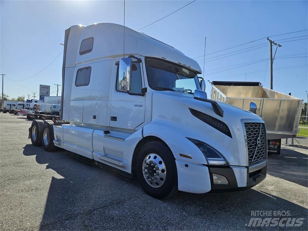 Volvo VNL64T860 Conventional Trucks / Tractor Trucks