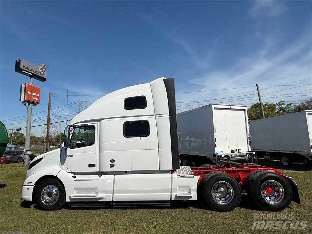 Volvo VNL64T860 Conventional Trucks / Tractor Trucks