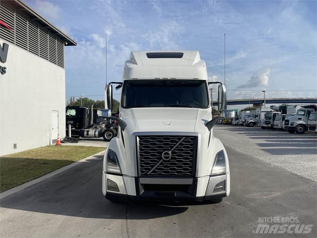 Volvo VNL64T860 Conventional Trucks / Tractor Trucks