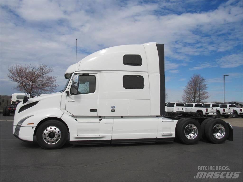 Volvo VNL64T860 Conventional Trucks / Tractor Trucks