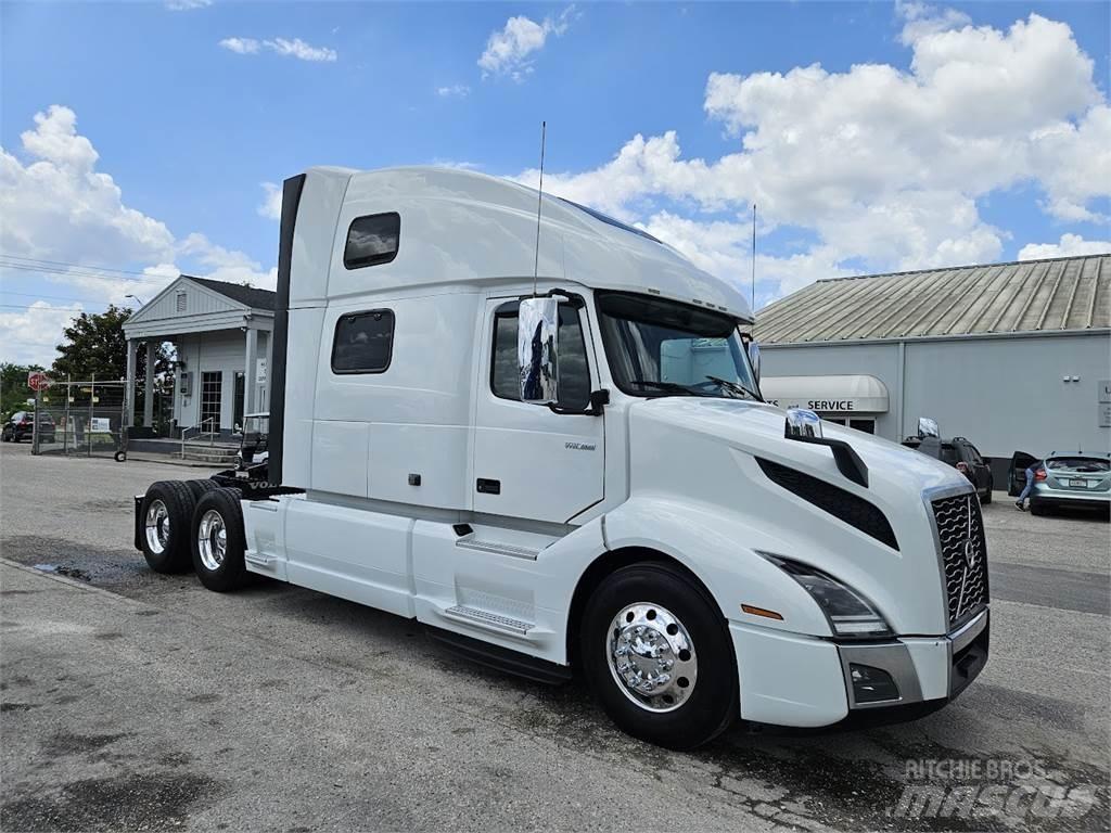 Volvo VNL64T860 Conventional Trucks / Tractor Trucks