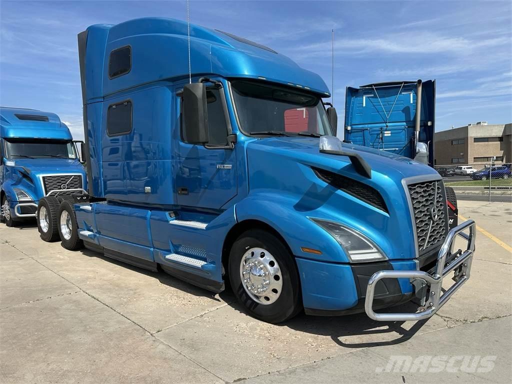 Volvo VNL64T860 Conventional Trucks / Tractor Trucks