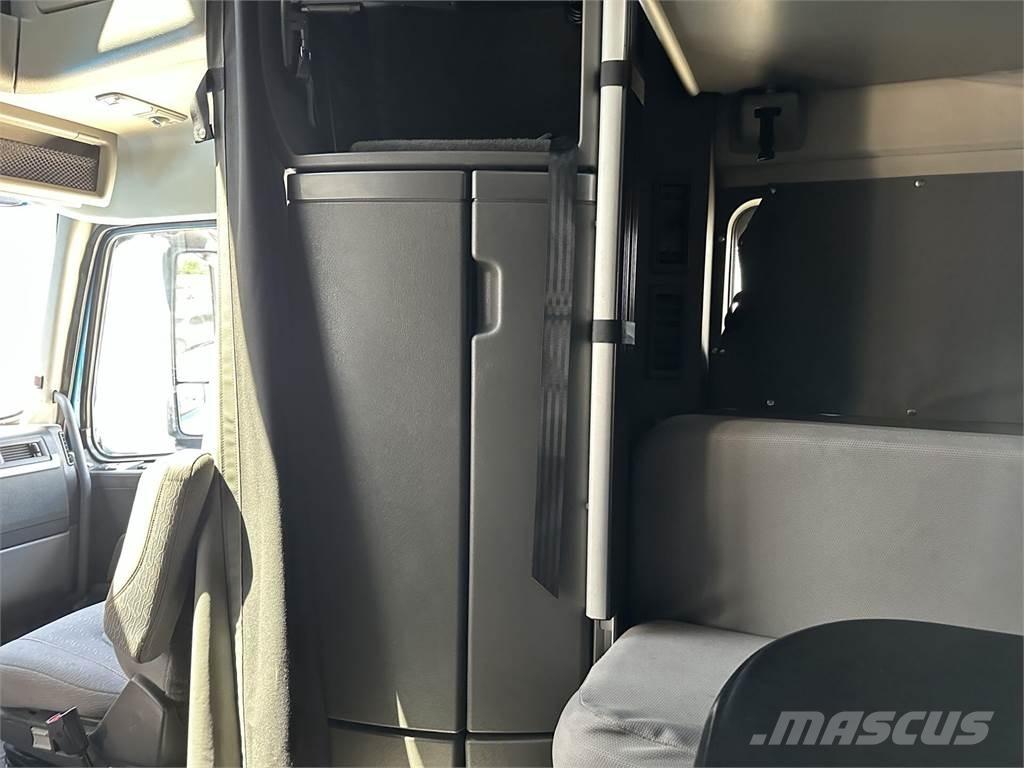 Volvo VNL64T860 Conventional Trucks / Tractor Trucks