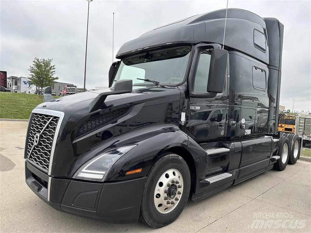 Volvo VNL64T860 Conventional Trucks / Tractor Trucks