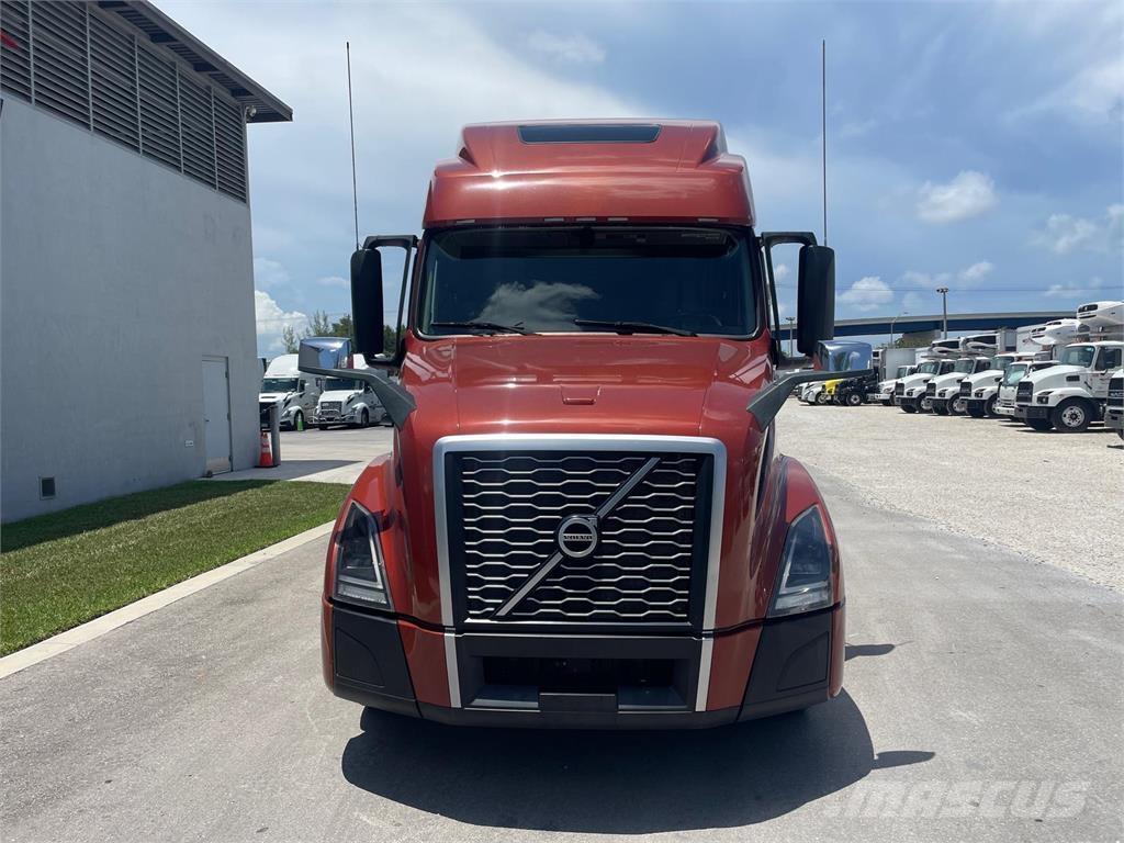 Volvo VNL64T860 Conventional Trucks / Tractor Trucks