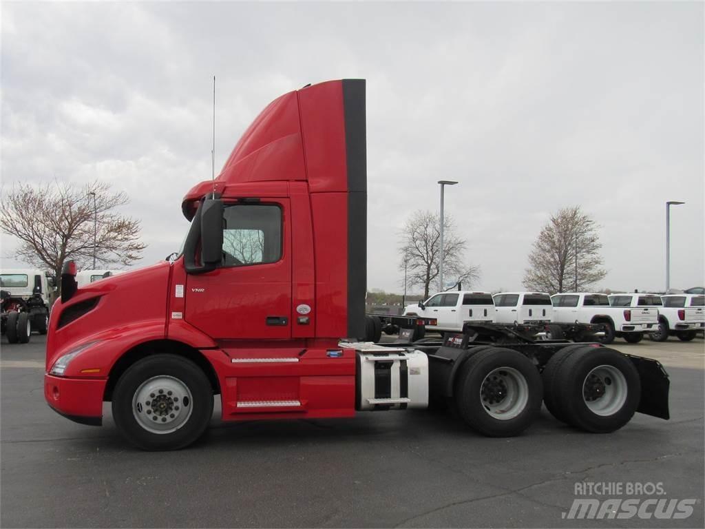 Volvo VNR64T300 Conventional Trucks / Tractor Trucks