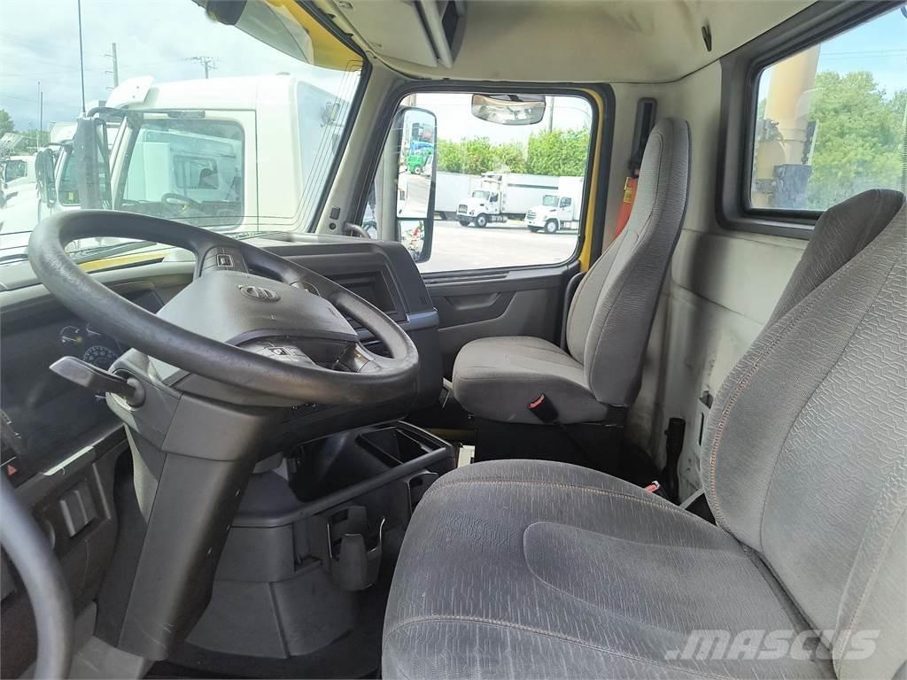 Volvo VNR64T300 Conventional Trucks / Tractor Trucks