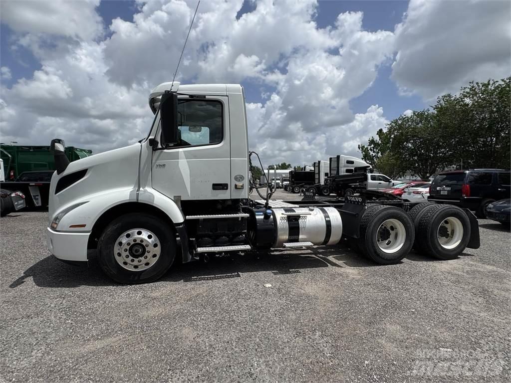 Volvo VNR64T300 Conventional Trucks / Tractor Trucks