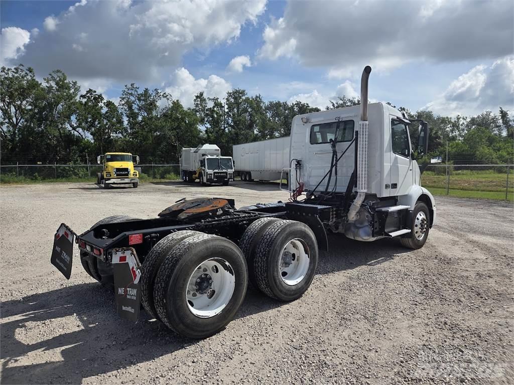 Volvo VNR64T300 Conventional Trucks / Tractor Trucks