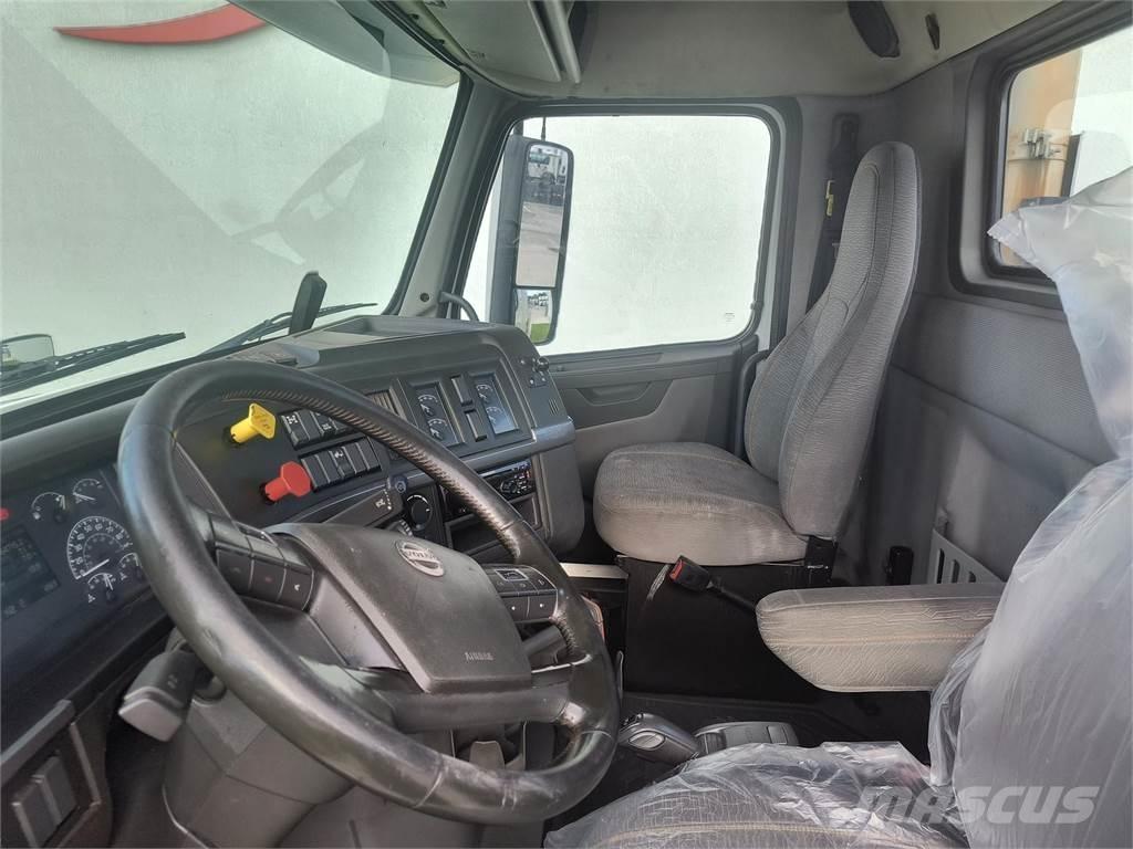 Volvo VNR64T300 Conventional Trucks / Tractor Trucks