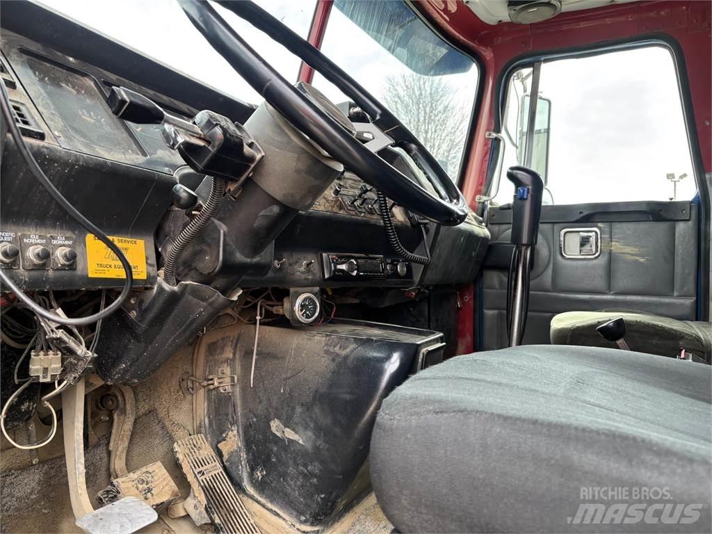 Volvo WG64T Dump Trucks